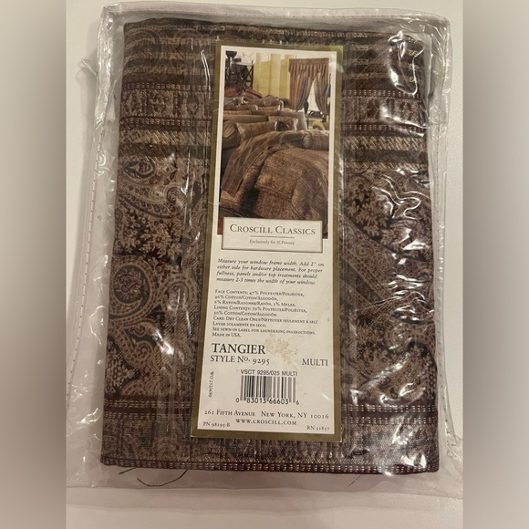 Croscill  Tangier Ascot Valance - Picture 2 of 10